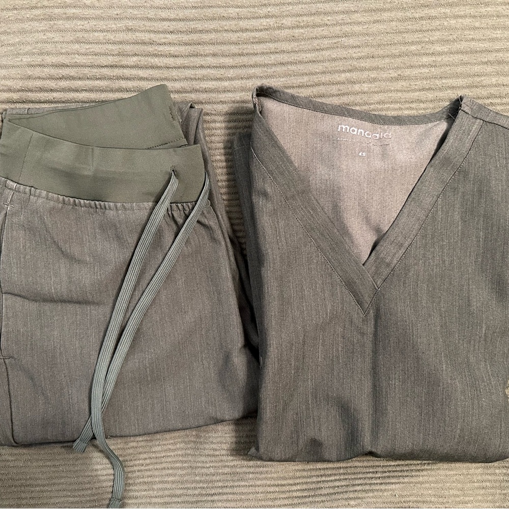 Figs xs grey jogger set